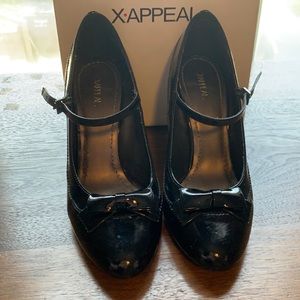 X•Appeal Black Patent Leather Bow Detail Heels